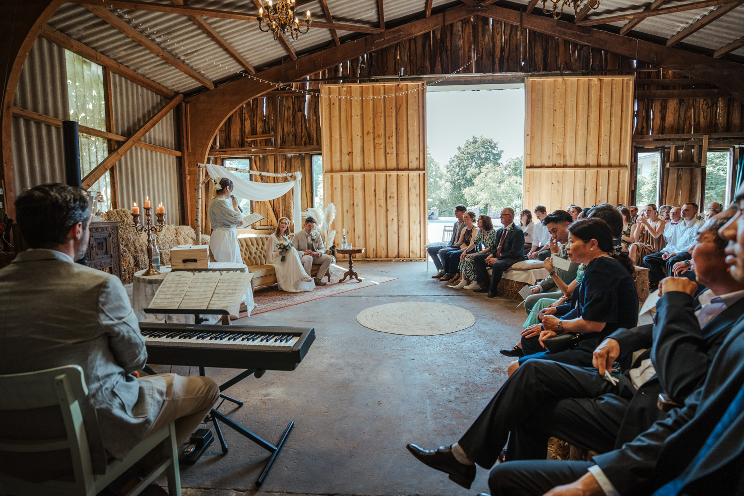 Trauscheune in Niedernberg am MARIENHOF FECHER / Hochzeitsreportage für die schönste Hochzeitslocation im Rhein Main Gebiet